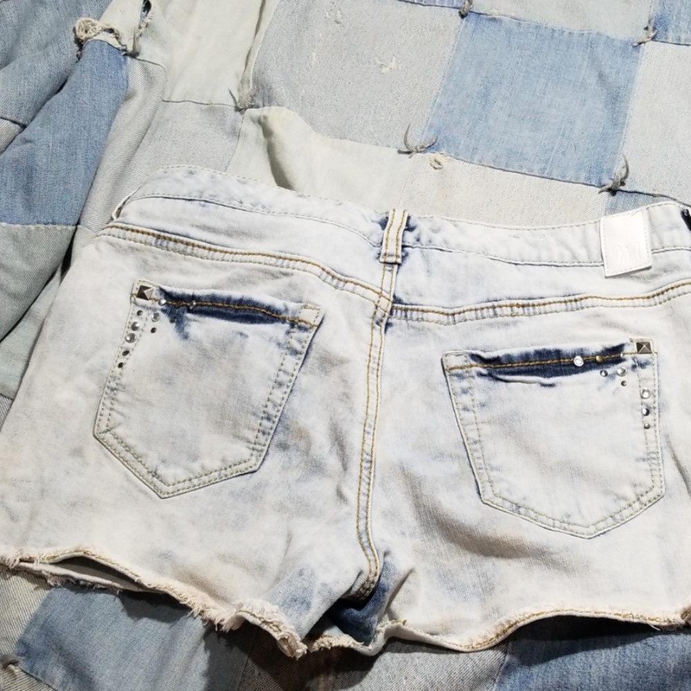 Shorts - Picture 2 of 2